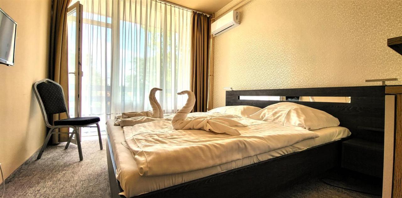 Hotel Korona Siófok Esterno foto
