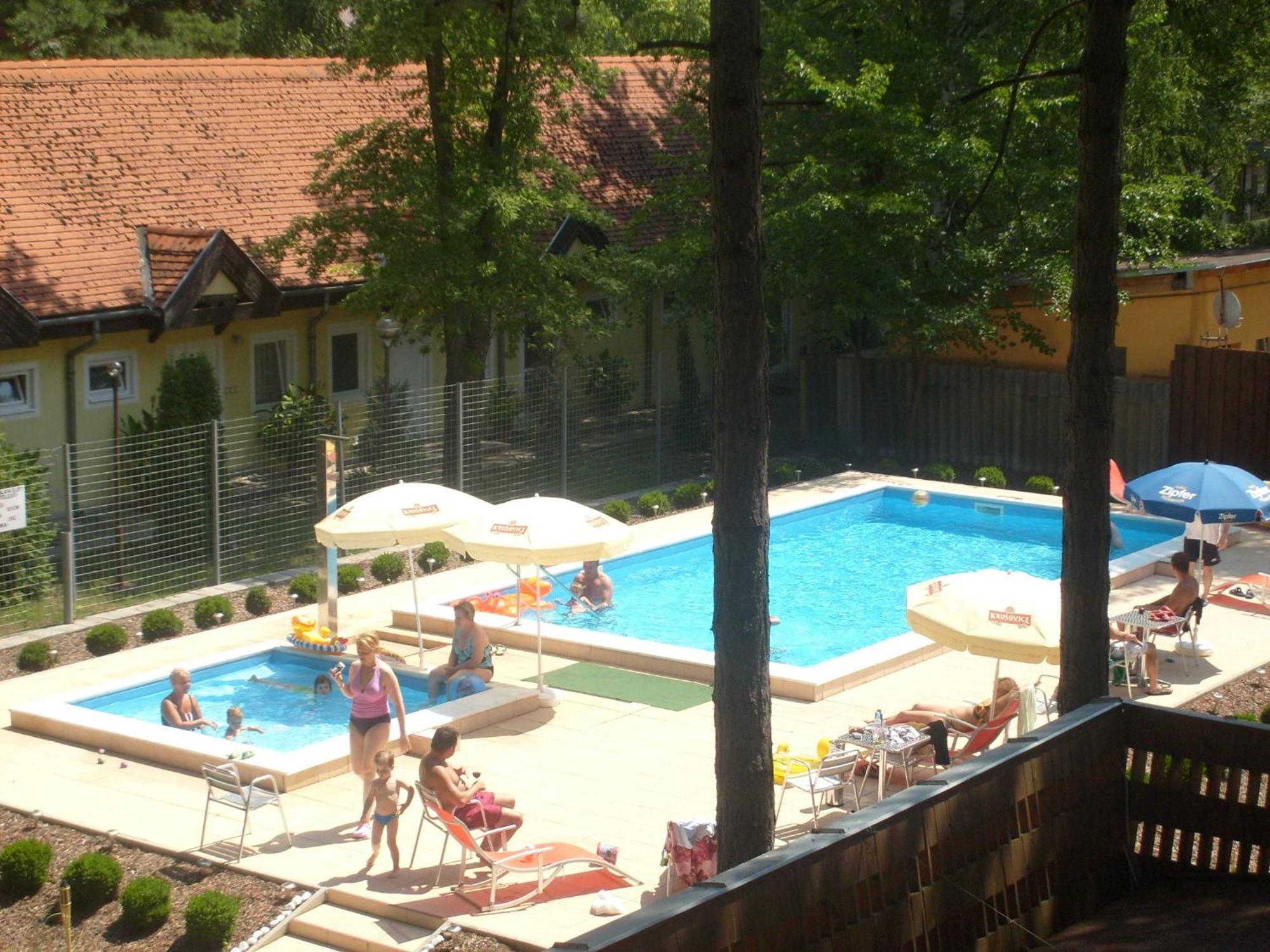 Hotel Korona Siófok Esterno foto